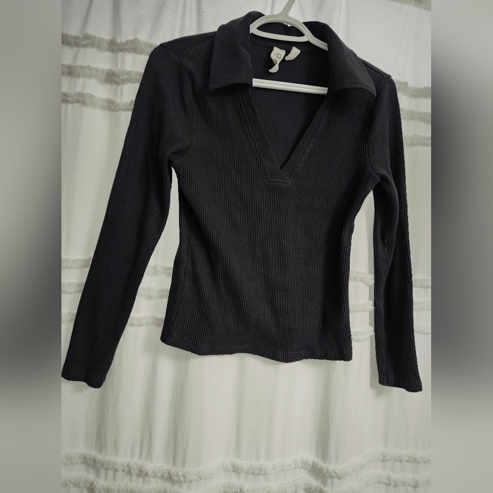 Anthropologie, Black V-Neck Ribbed Women's Top.